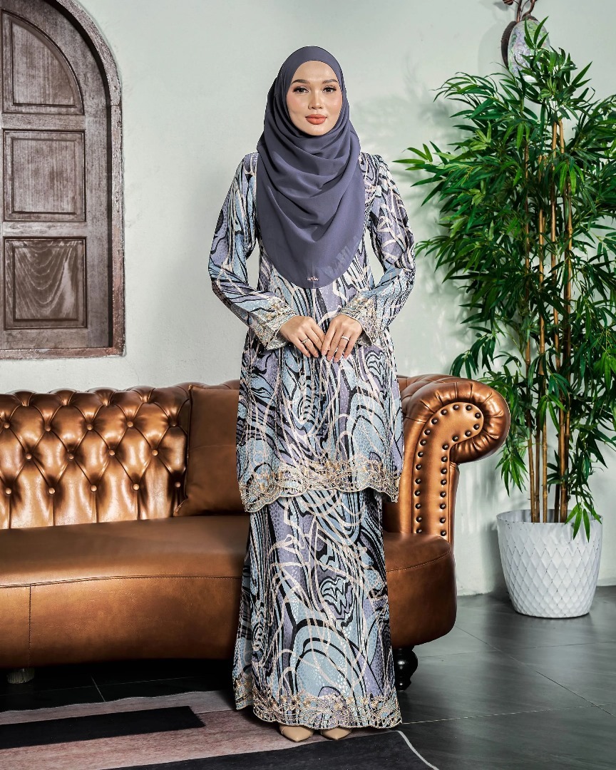 Baju Kurung Sulam Diamanted Aurelia