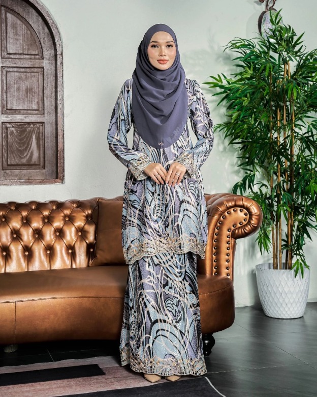Baju Kurung Sulam Diamanted Aurelia