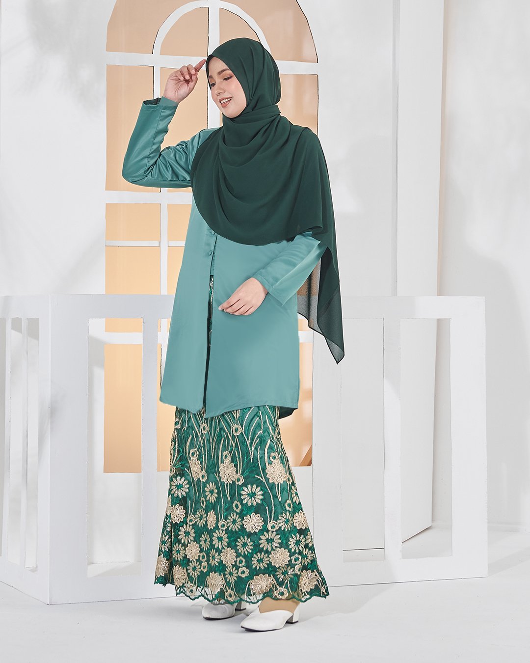 Baju Kebarung Lace Adiosa - Sage Green