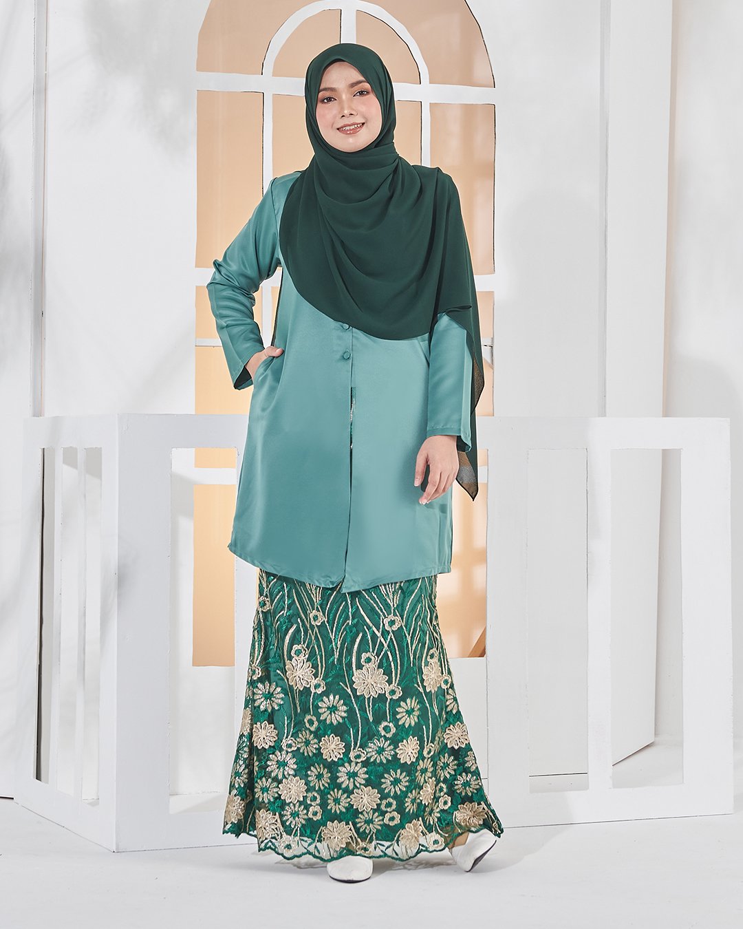 Baju Kebarung Lace Adiosa - Sage Green