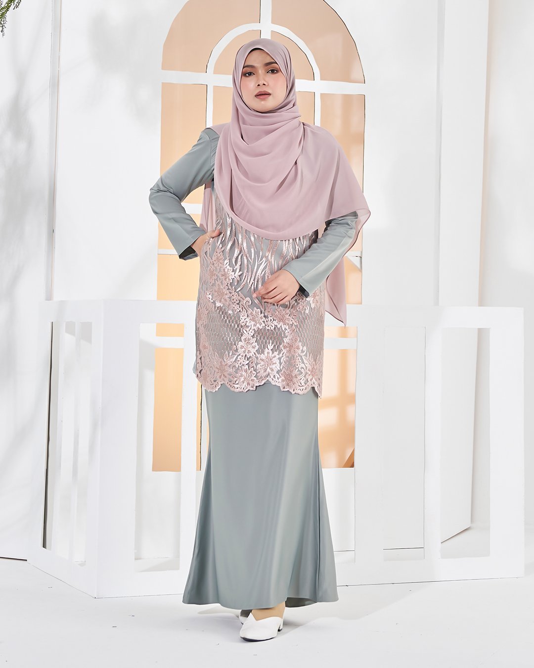 Baju Kurung Lace Anisa - Blush Grey