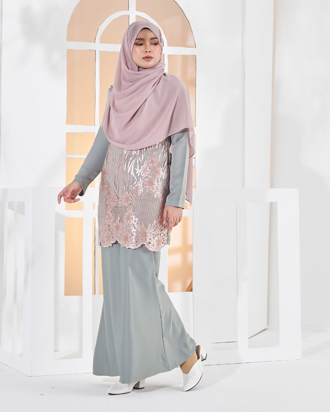 Baju Kurung Lace Anisa - Blush Grey