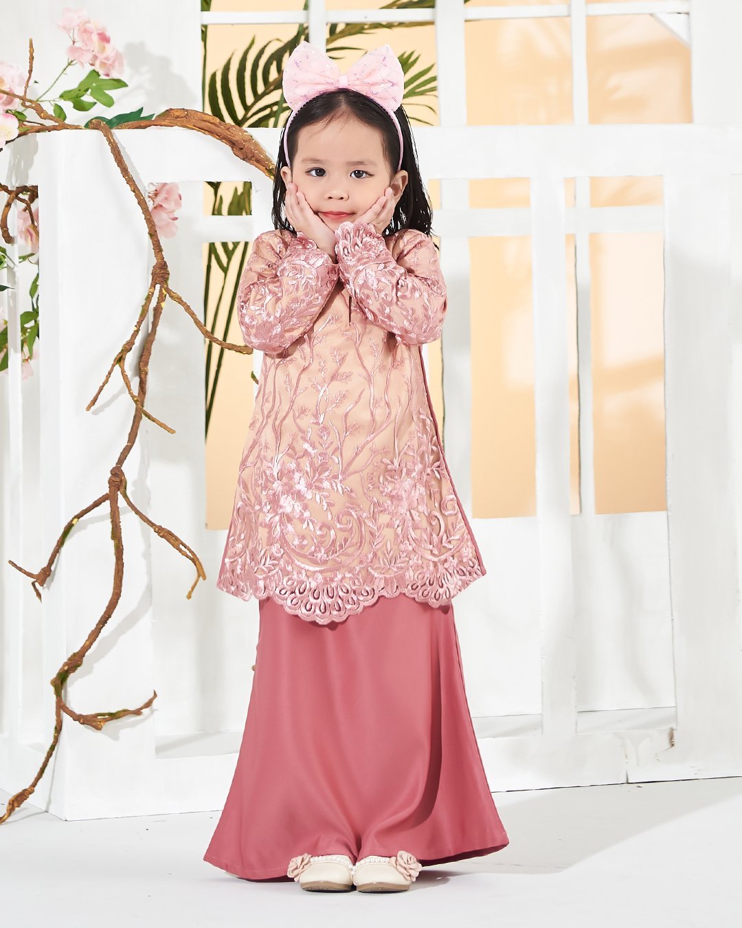 Baju Kurung Lace Aifa Kids - Strawberry Latte