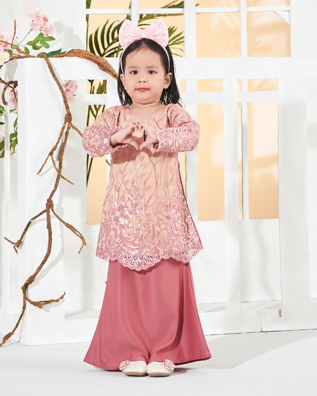 Baju Kurung Lace Aifa Kids - Strawberry Latte