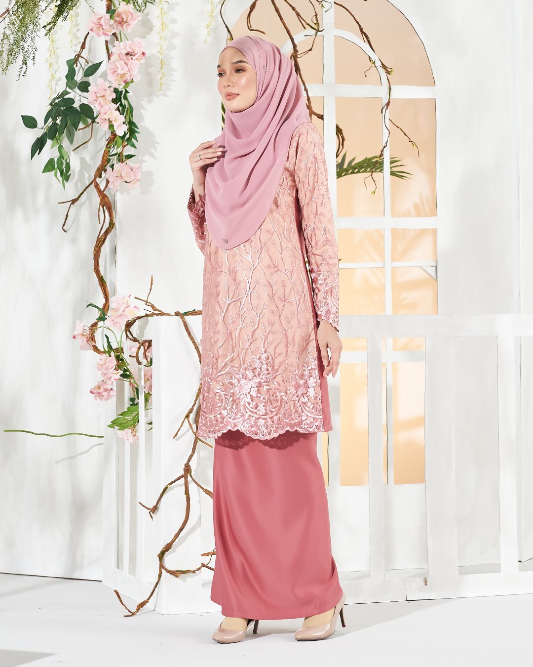 Baju Kurung Lace Aifa - Strawberry Latte