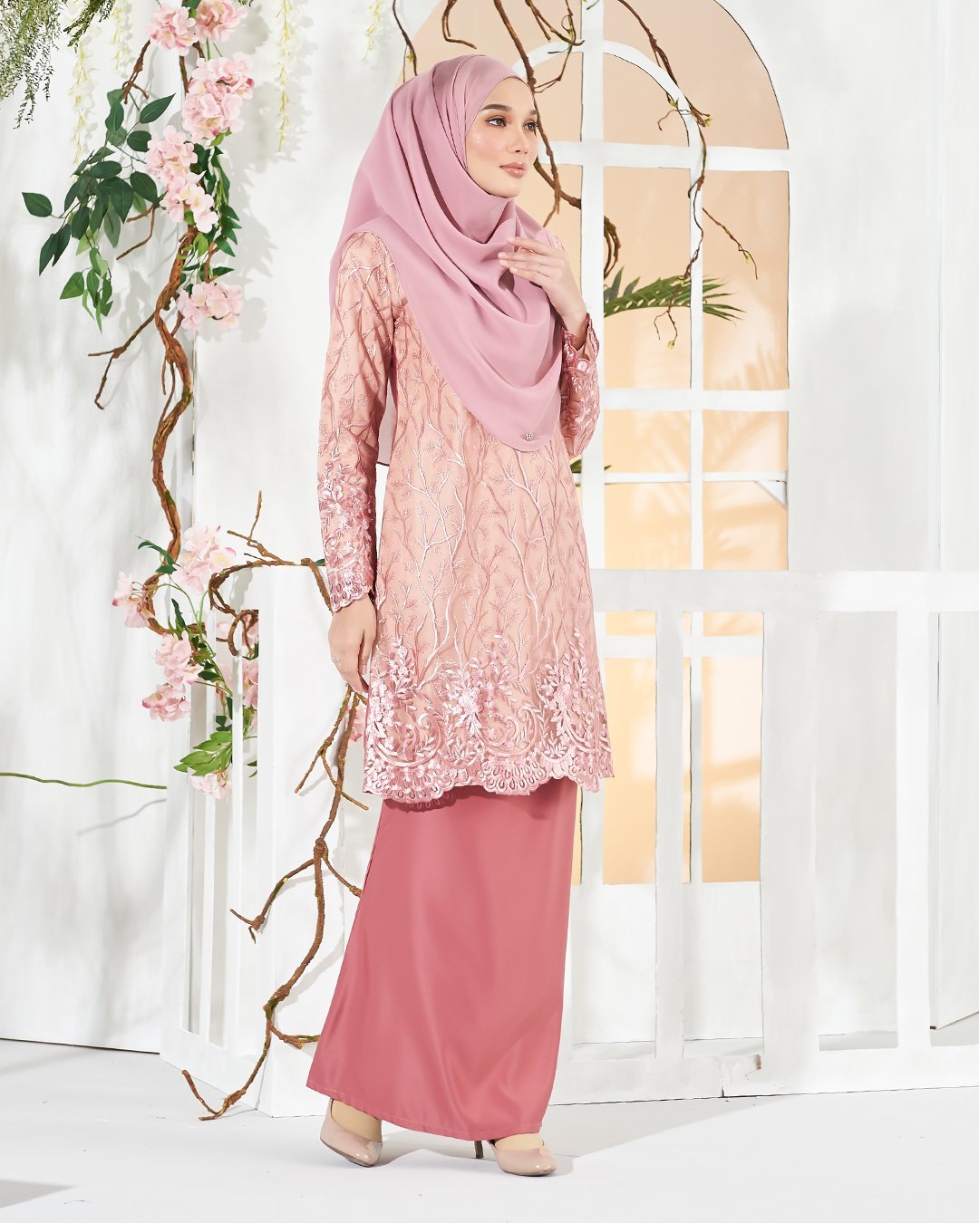 Baju Kurung Lace Aifa - Strawberry Latte