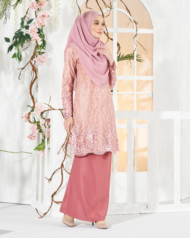 Baju Kurung Lace Aifa - Strawberry Latte