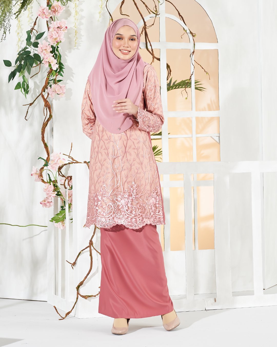 Baju Kurung Lace Aifa - Strawberry Latte
