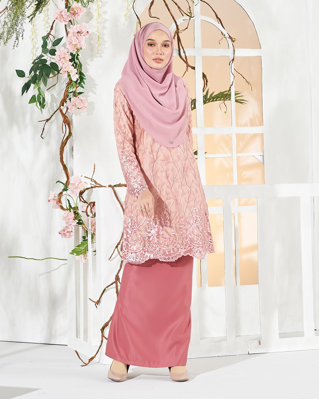 Baju Kurung Lace Aifa - Strawberry Latte