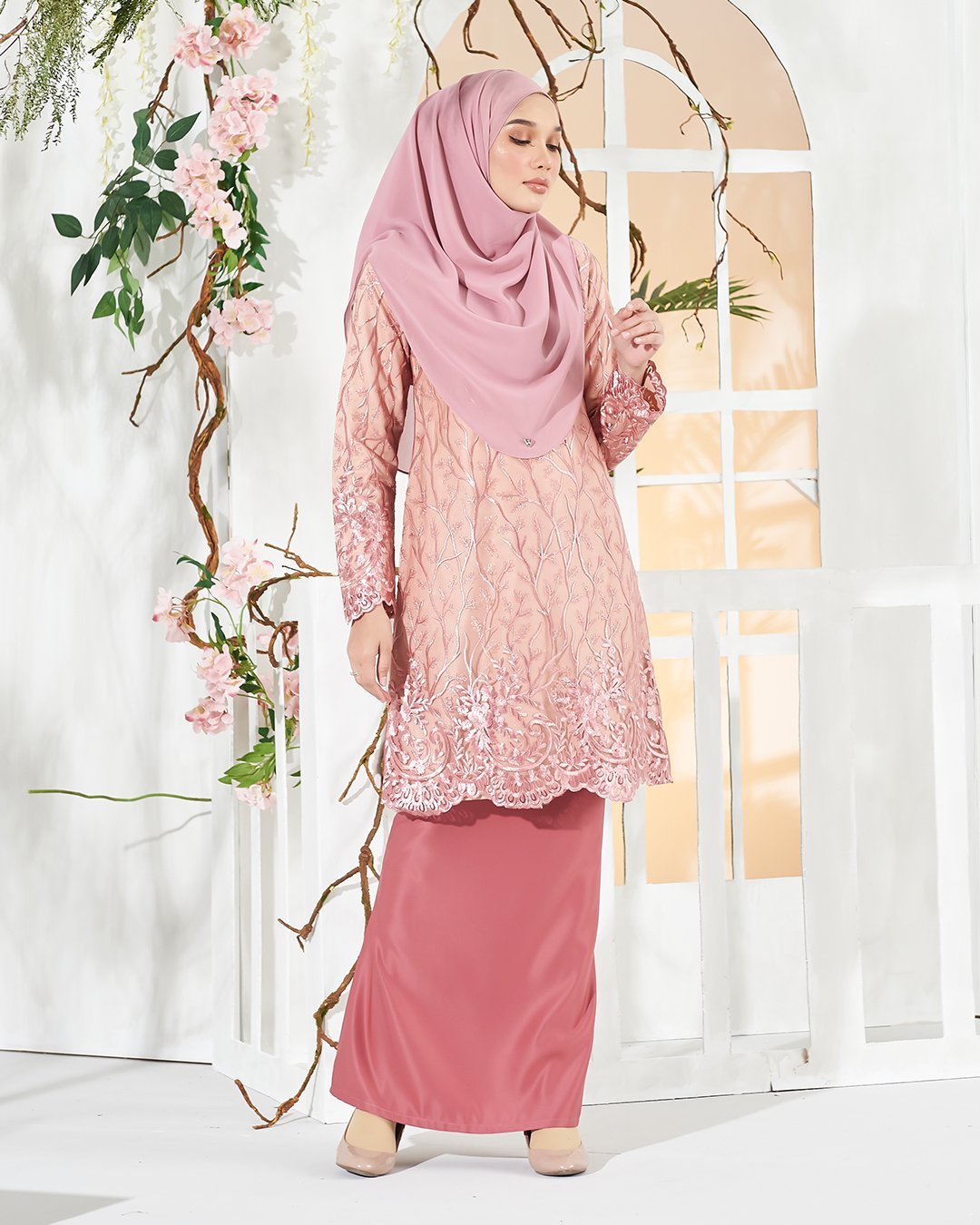Baju Kurung Lace Aifa - Strawberry Latte