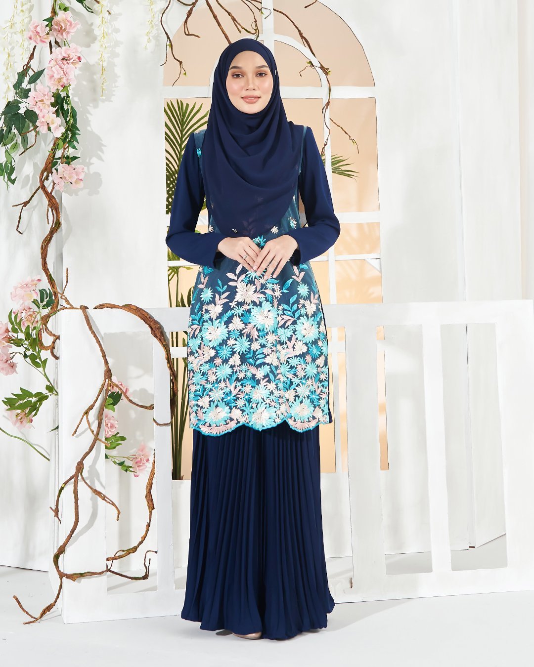 Baju Kurung Lace Baheera - Navy Blue