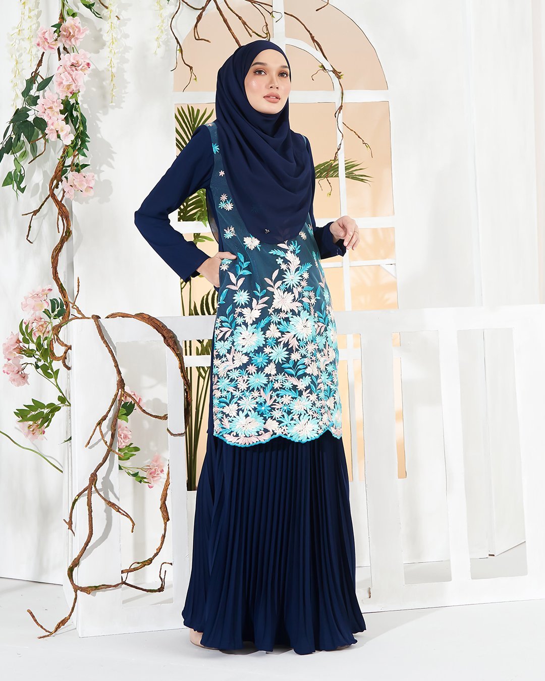 Baju Kurung Lace Baheera - Navy Blue