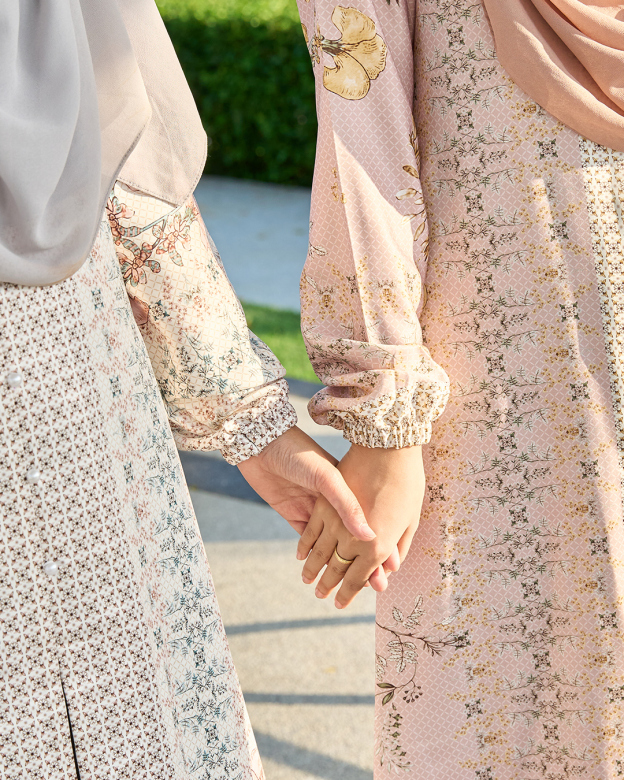 Medi Dress Ava - Dove Series