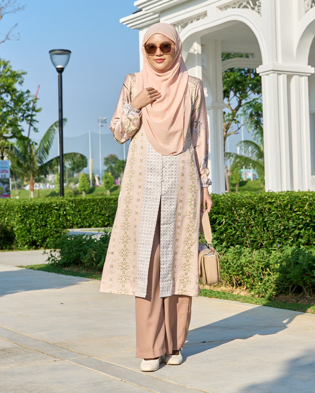 Medi Dress Ava - Dove Series