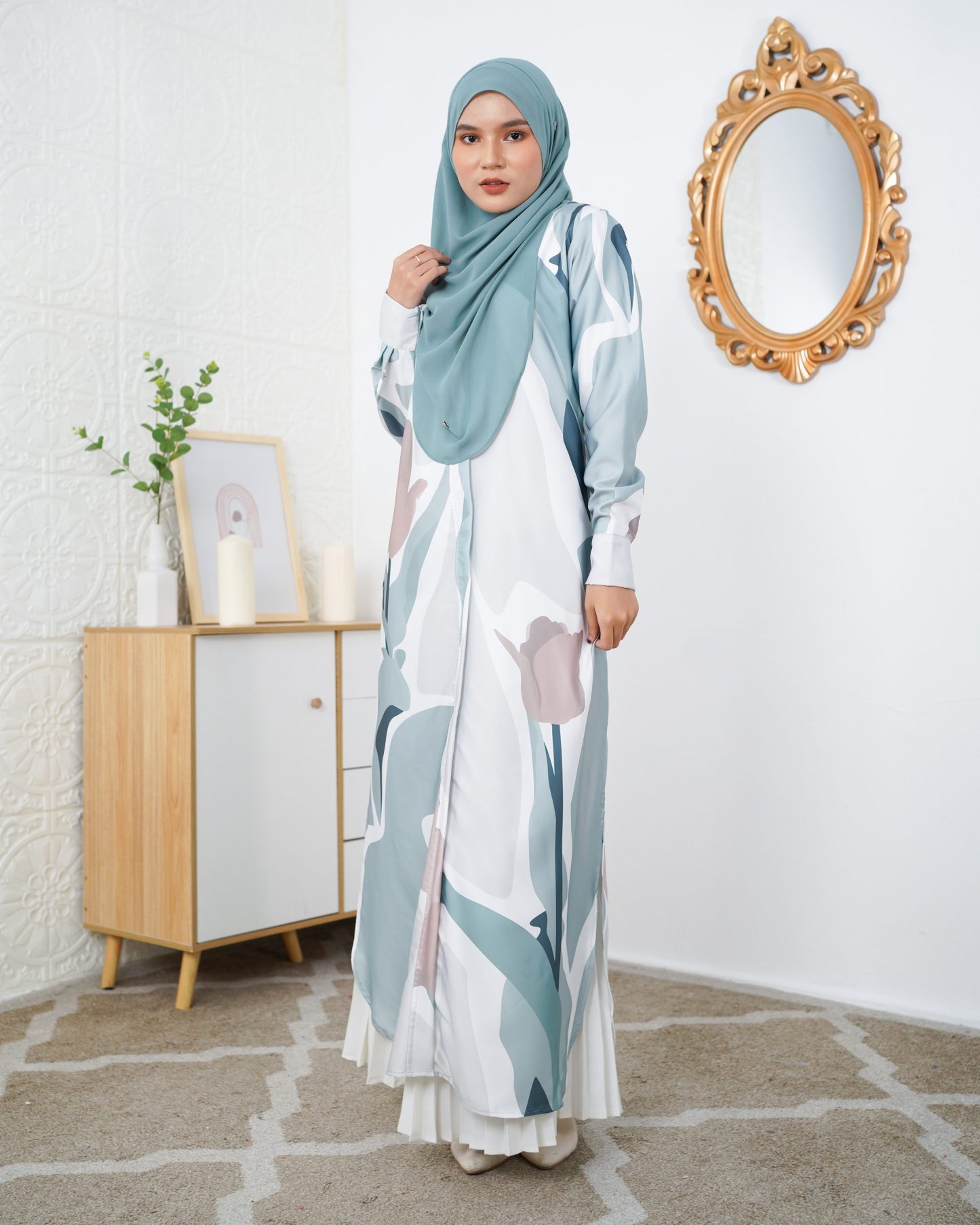 Medi Dress Leiseka Laluna X MCC - Arum Lily