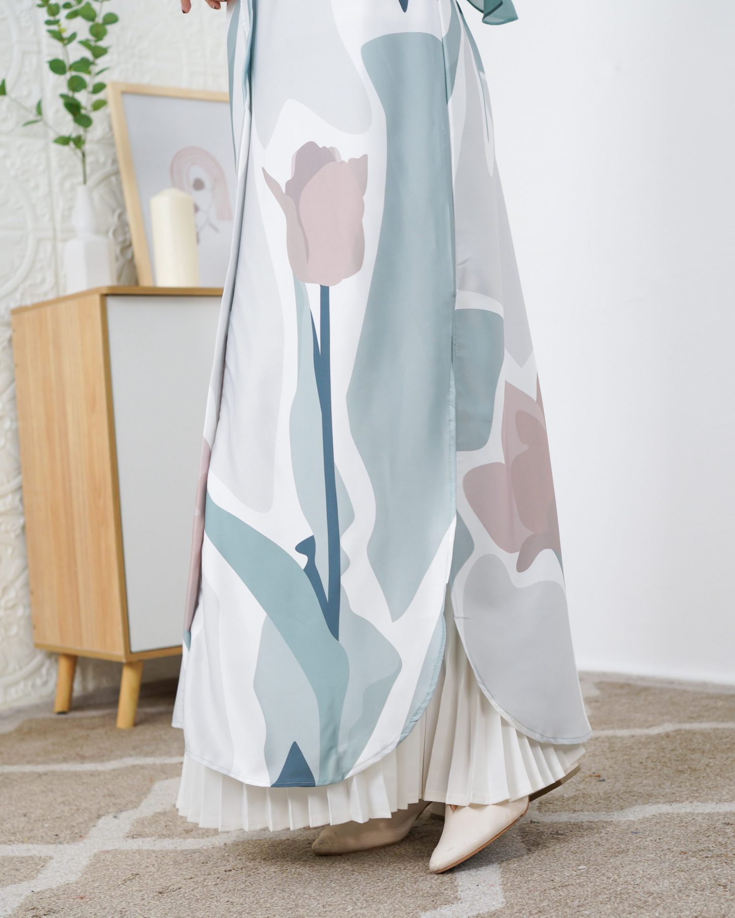 Medi Dress Leiseka Laluna X MCC - Arum Lily