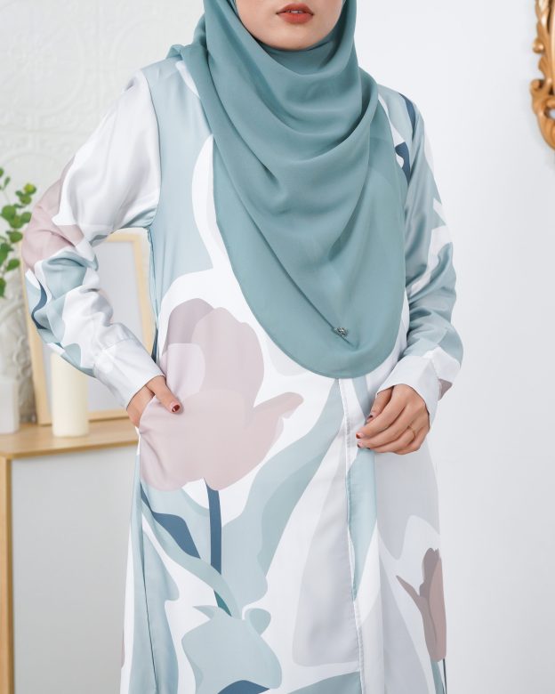 Medi Dress Leiseka Laluna X MCC - Arum Lily