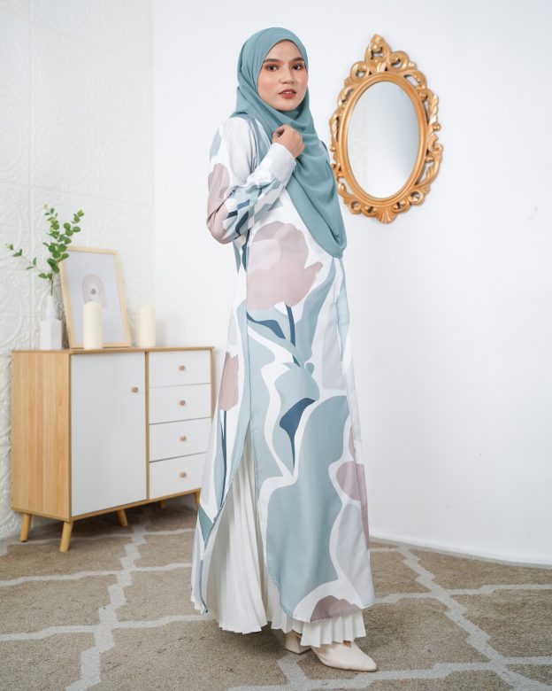 Medi Dress Leiseka Laluna X MCC - Arum Lily