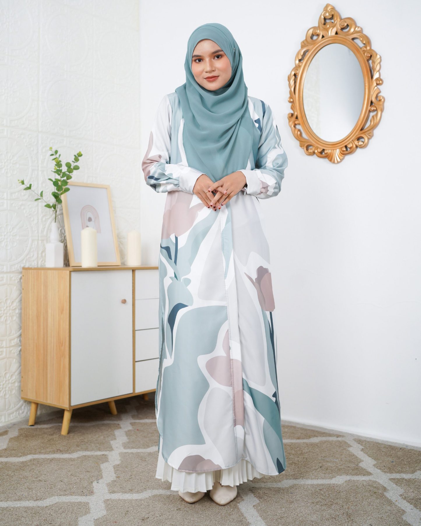Medi Dress Leiseka Laluna X MCC - Arum Lily