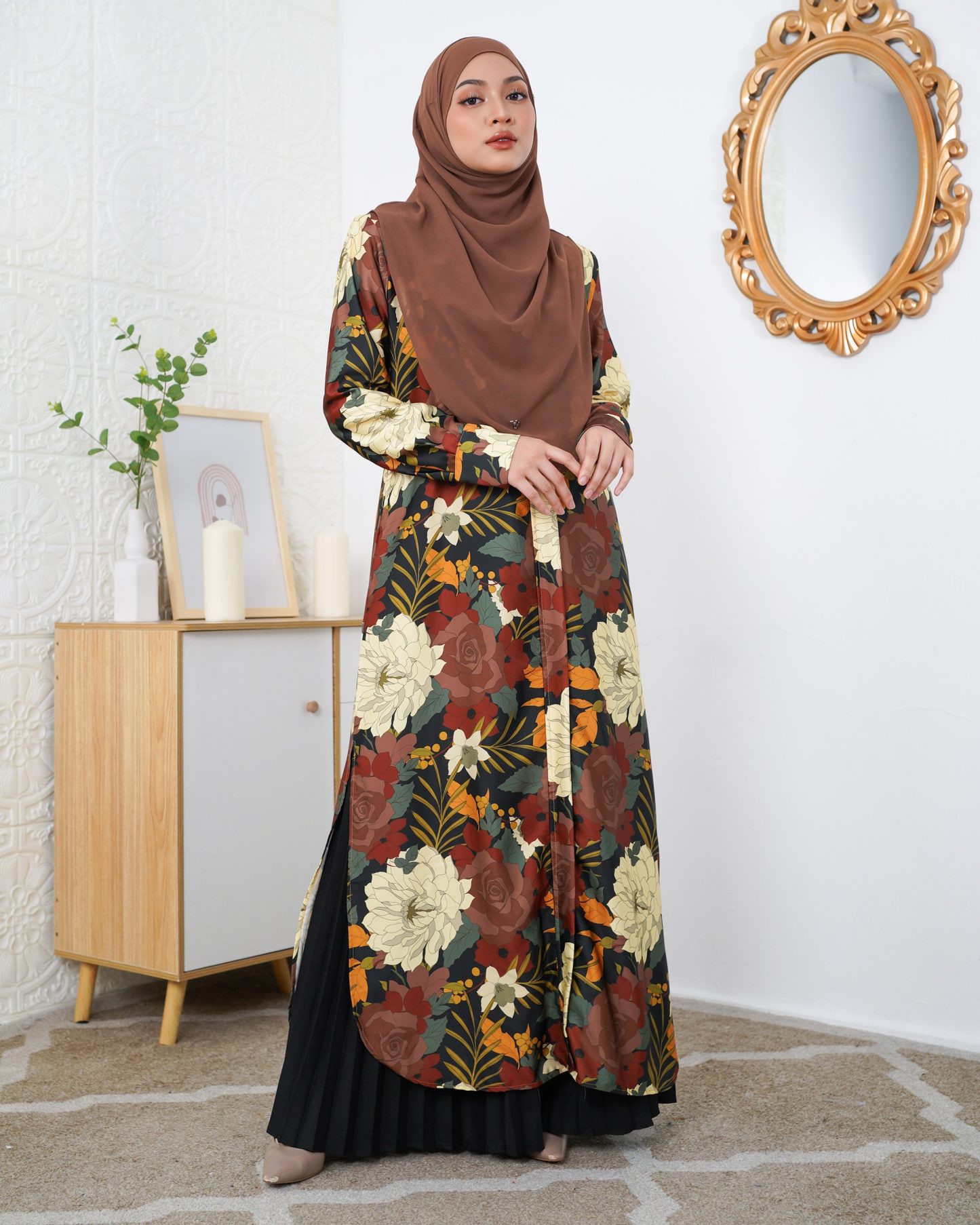 Medi Dress Leiseka Laluna X MCC - Blackie Peony