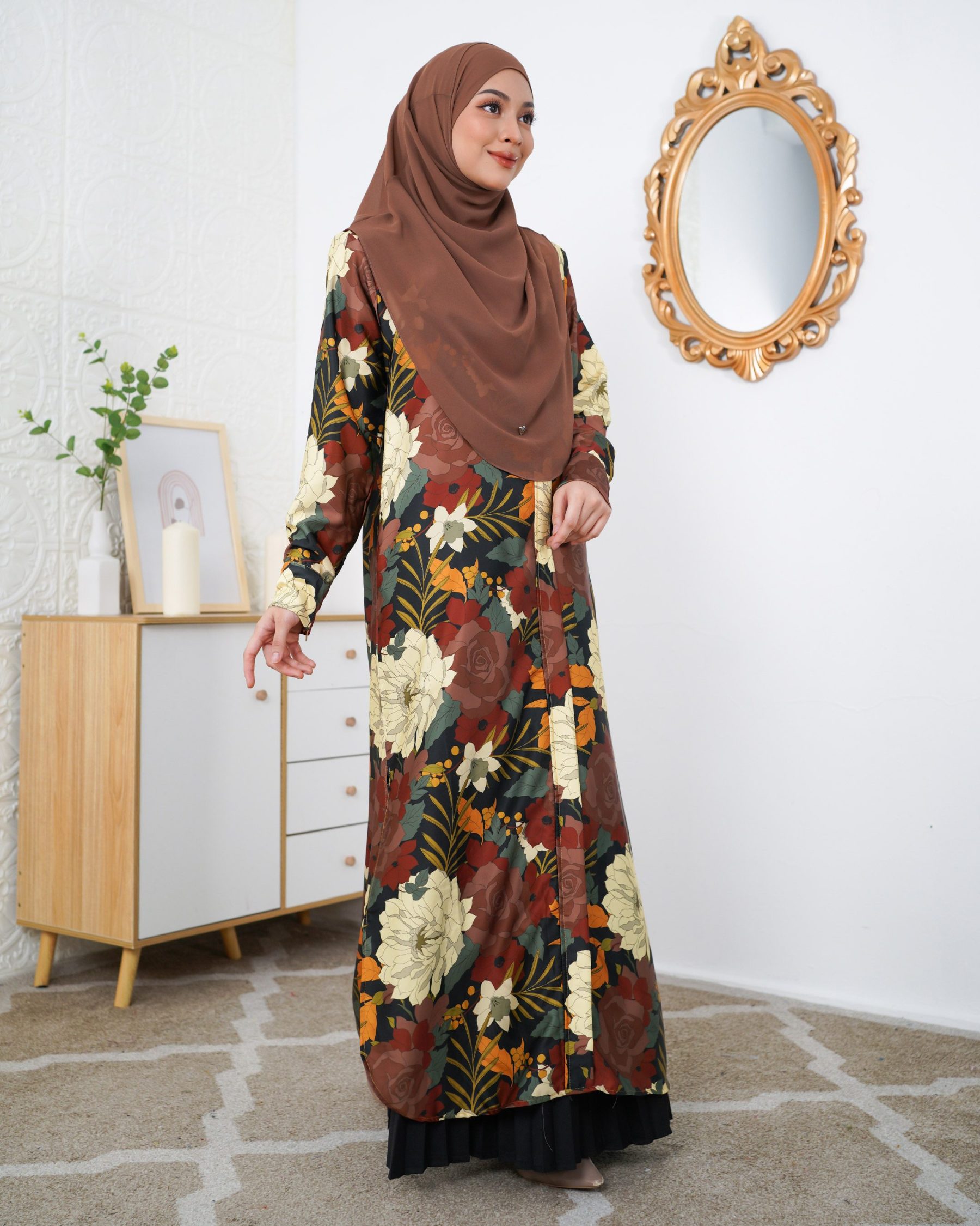 Medi Dress Leiseka Laluna X MCC - Blackie Peony