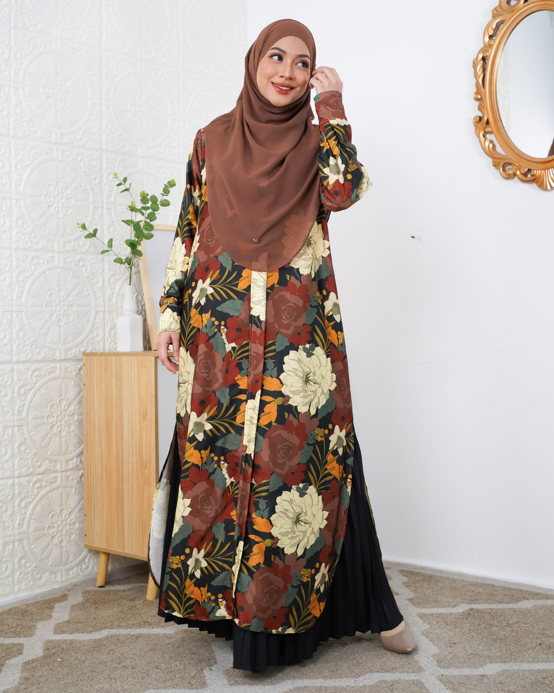 Medi Dress Leiseka Laluna X MCC - Blackie Peony