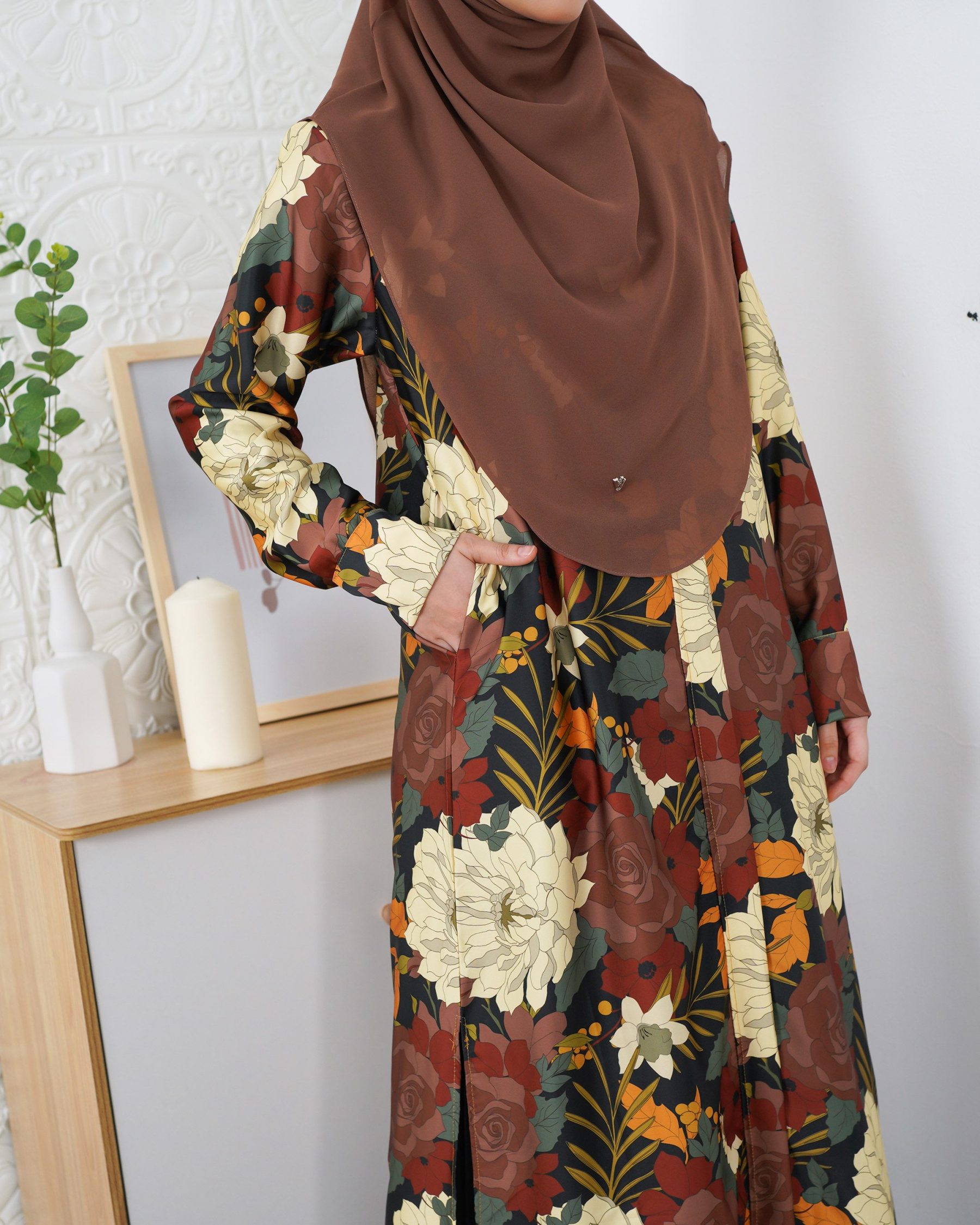 Medi Dress Leiseka Laluna X MCC - Blackie Peony