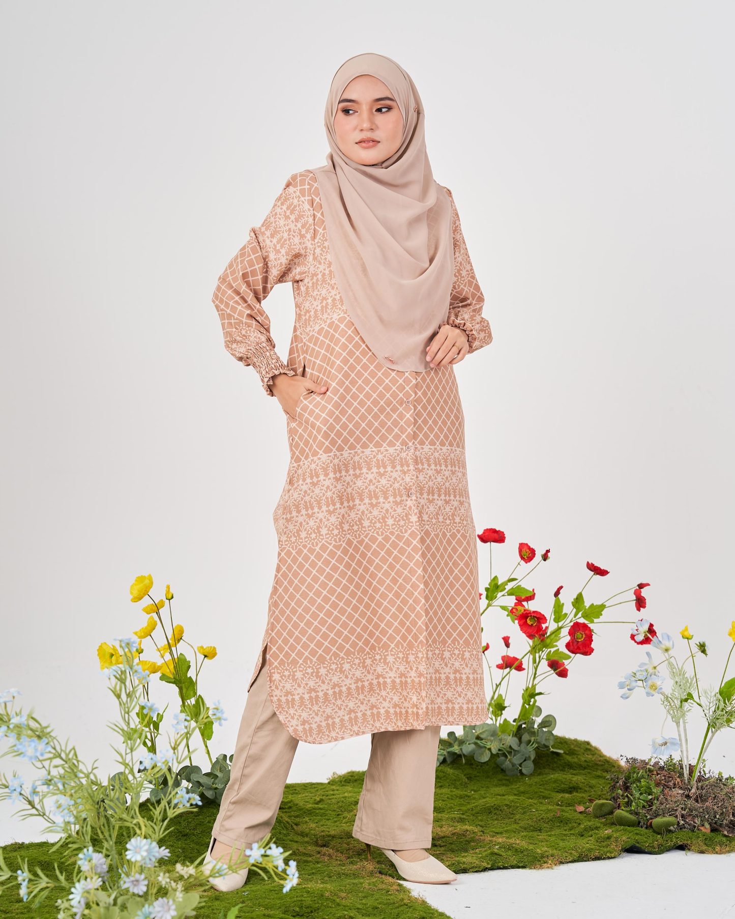 Medi Dress Pleated Leiseka - Creamy Brown