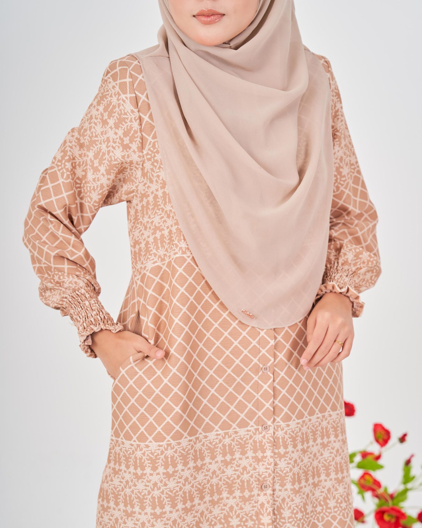 Medi Dress Pleated Leiseka - Creamy Brown