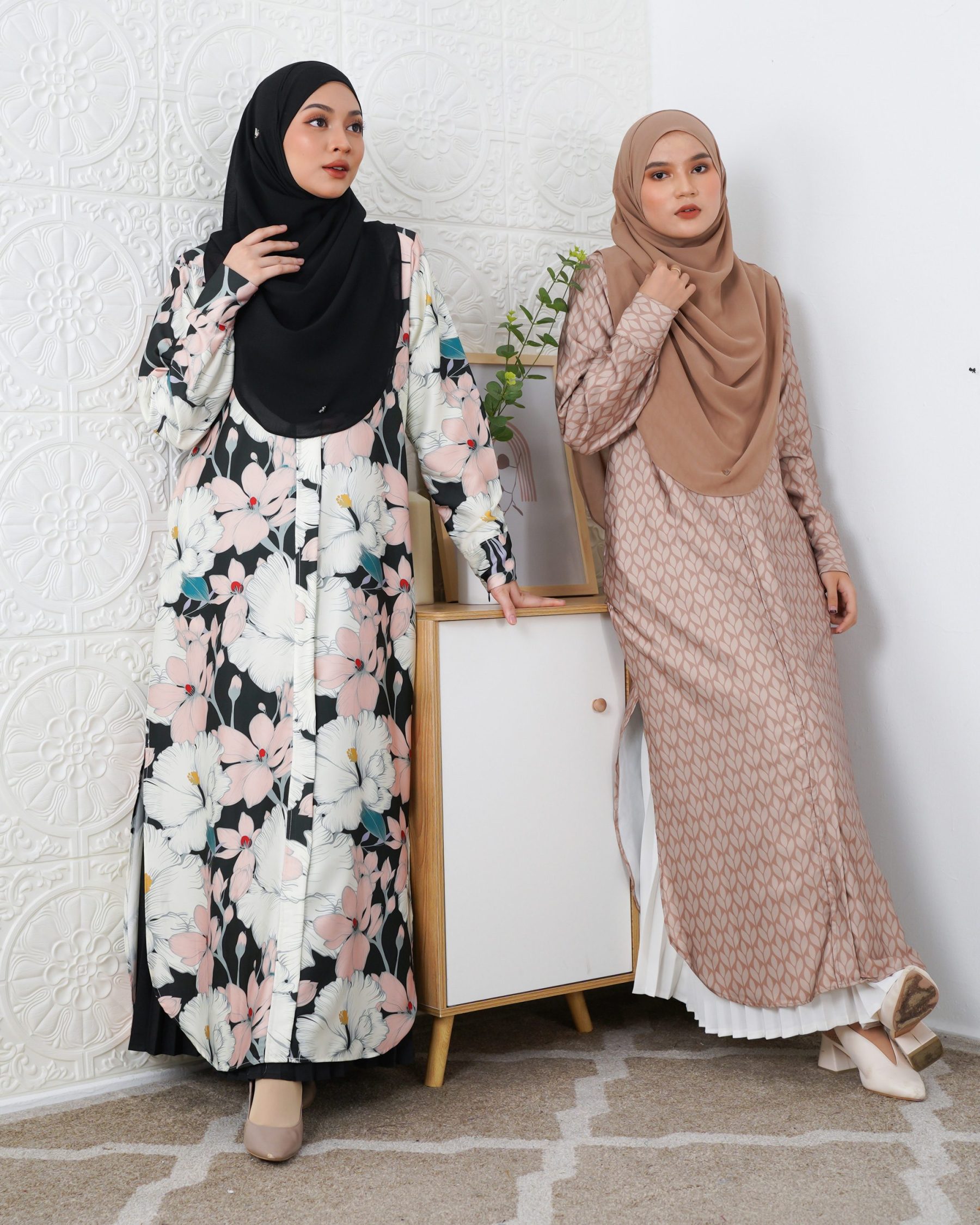 Medi Dress Leiseka Laluna X MCC - Blackie Peony