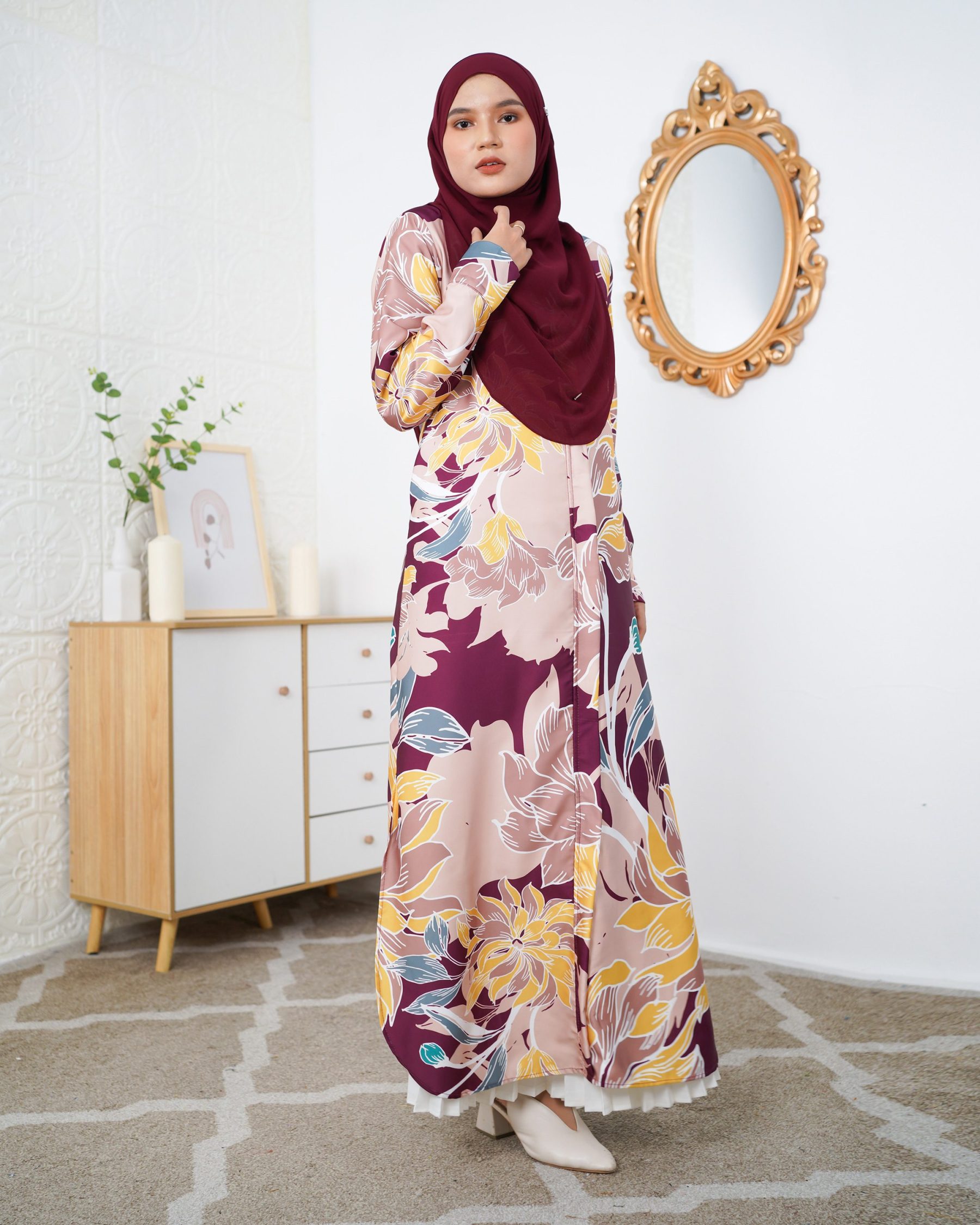 Medi Dress Leiseka Laluna X MCC - Raisin Begonia