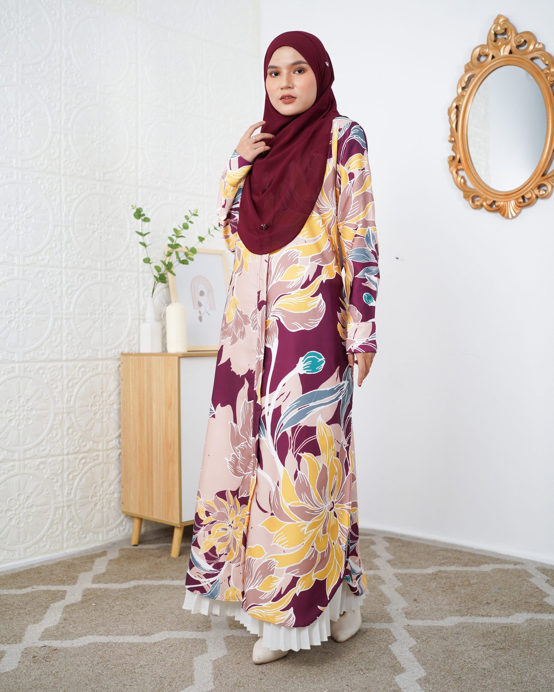 Medi Dress Leiseka Laluna X MCC - Raisin Begonia