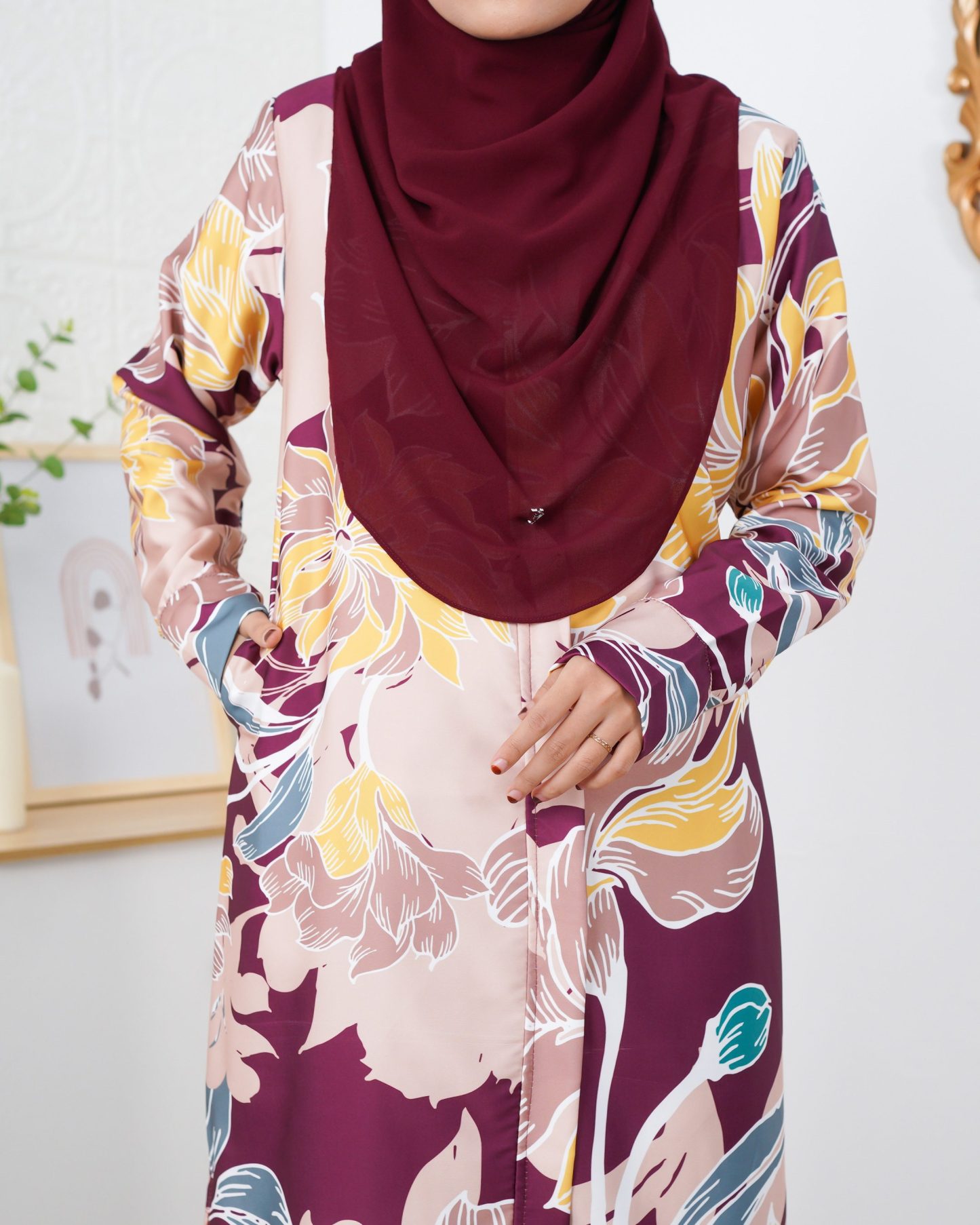 Medi Dress Leiseka Laluna X MCC - Raisin Begonia