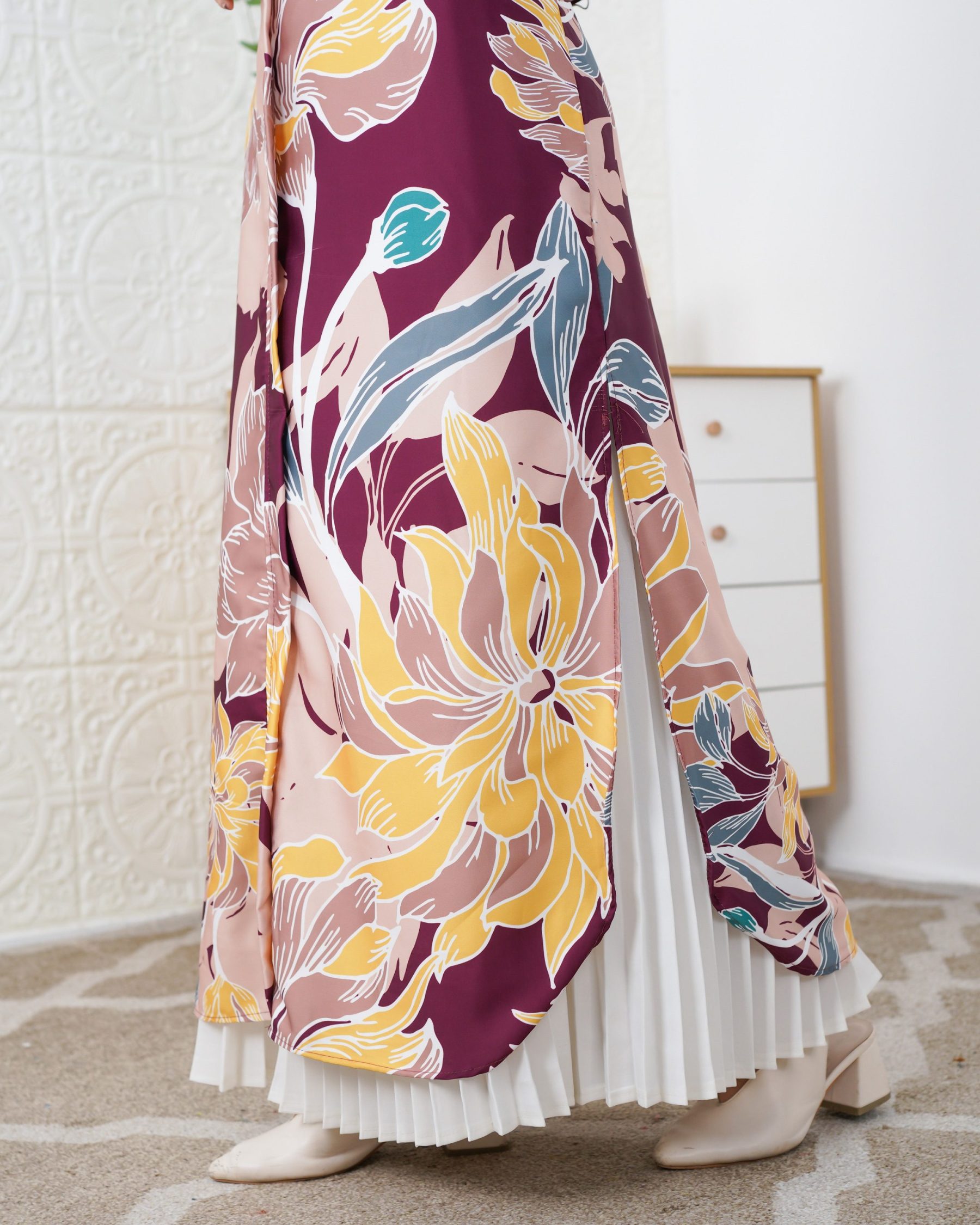 Medi Dress Leiseka Laluna X MCC - Raisin Begonia