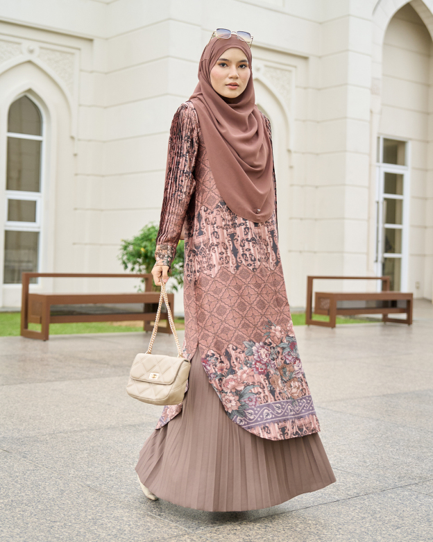 Medi Dress Pleated Lyra – Isadora Dessert