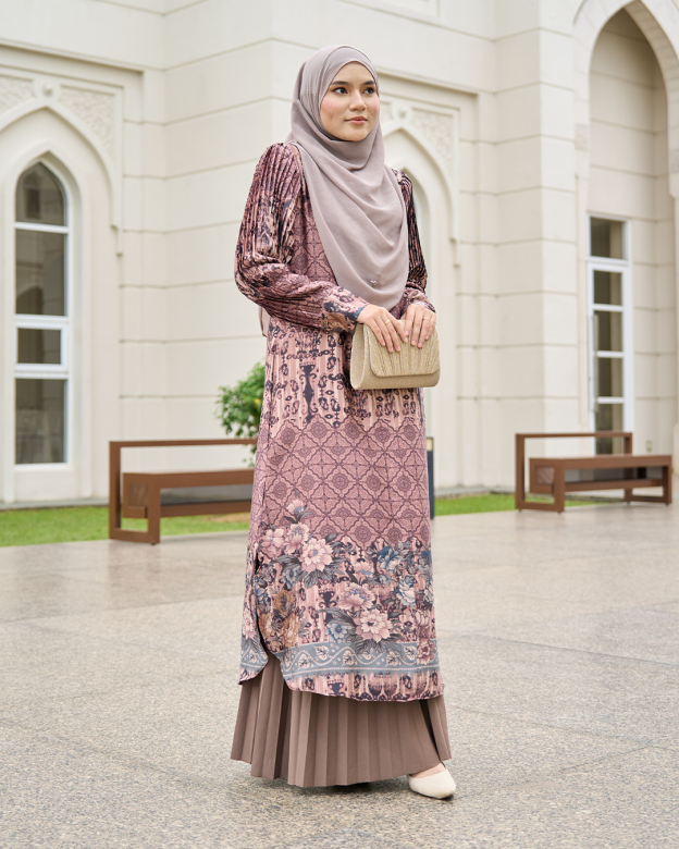 Medi Dress Pleated Lyra – Isadora Queen