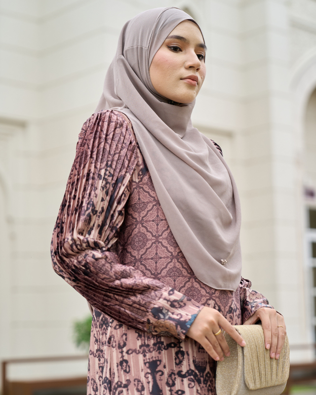 Medi Dress Pleated Lyra – Isadora Queen