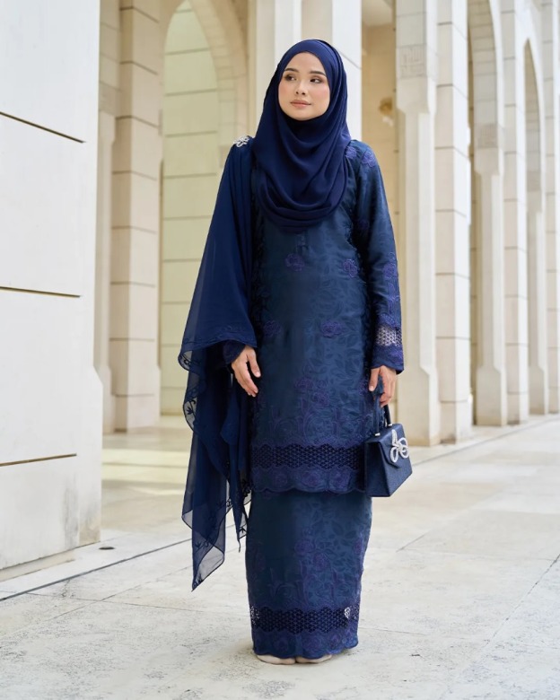 Baju Kurung Sulam Jacquard Akira Daisy