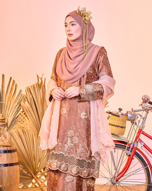 Baju Kurung Sulam Jacquard Akira Daisy