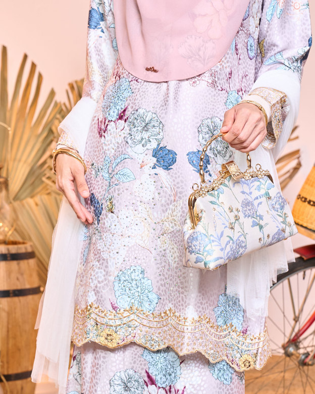Baju Kurung Sulam Diamante Aurelia Carnation