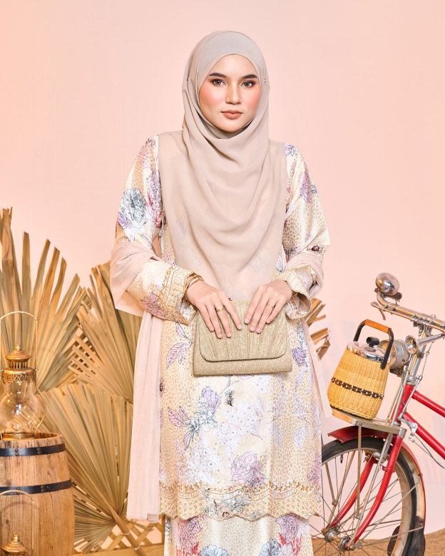 Baju Kurung Sulam Diamante Aurelia Carnation
