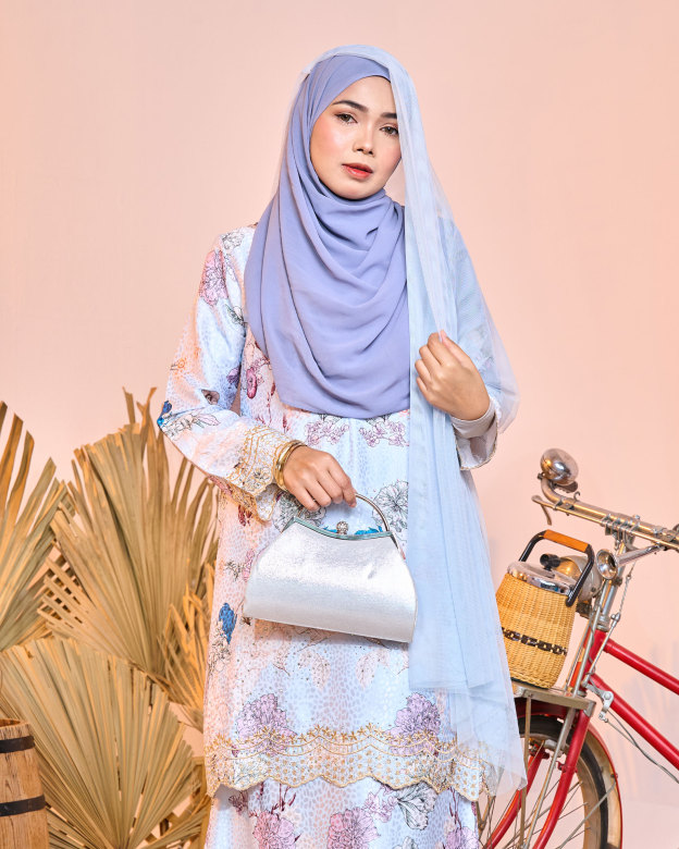 Baju Kurung Sulam Diamante Aurelia Carnation