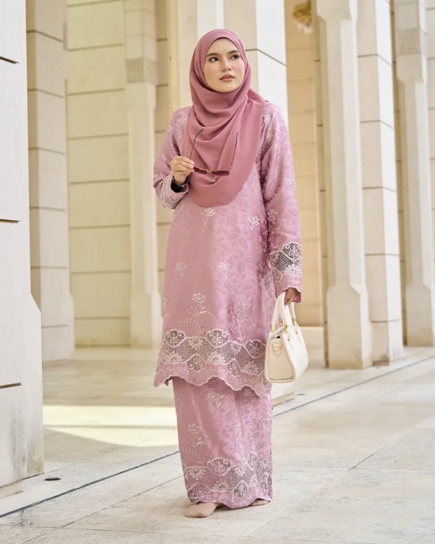 Baju Kurung Sulam Jacquard Akira Lotus