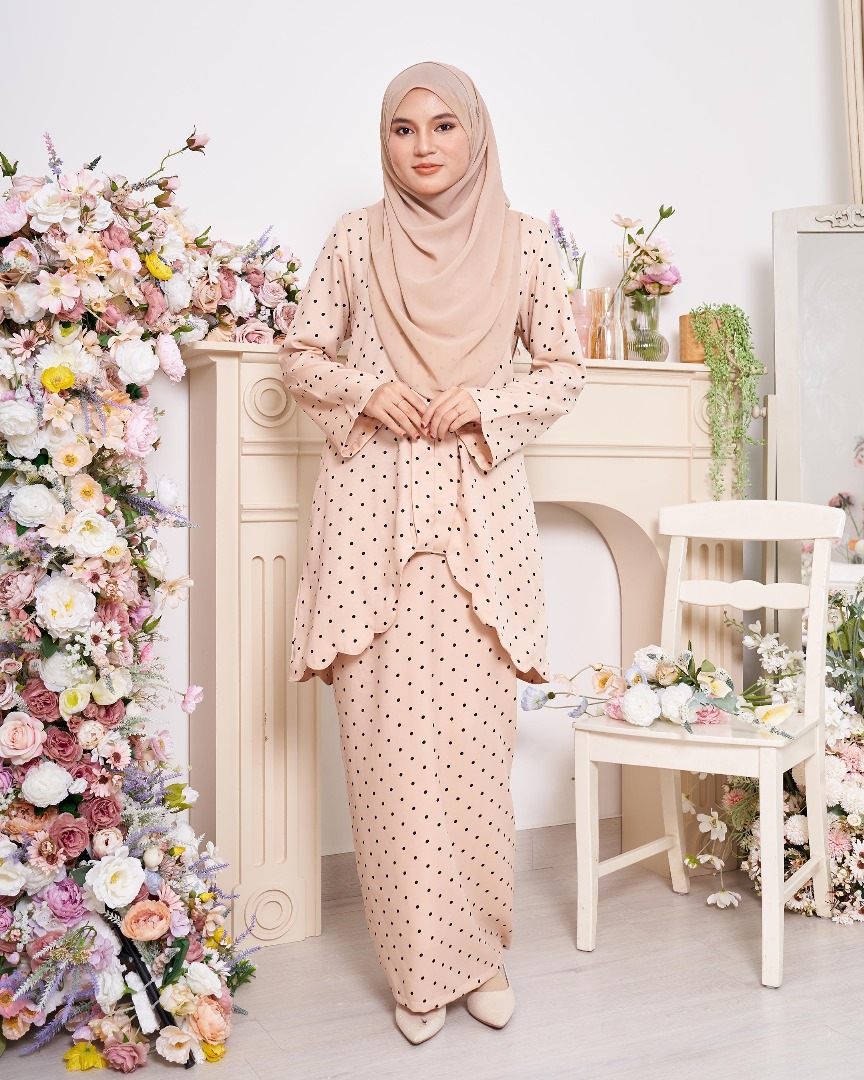 Baju Kebarung Sulam Lara
