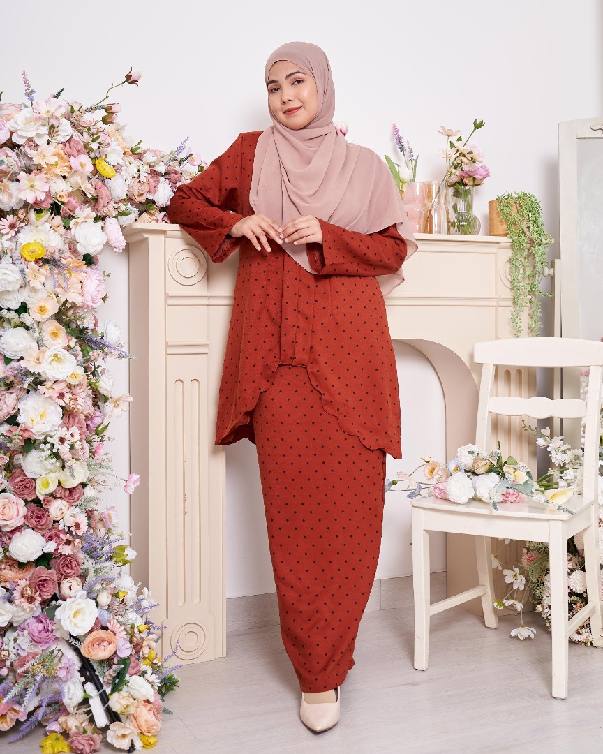 Baju Kebarung Sulam Lara