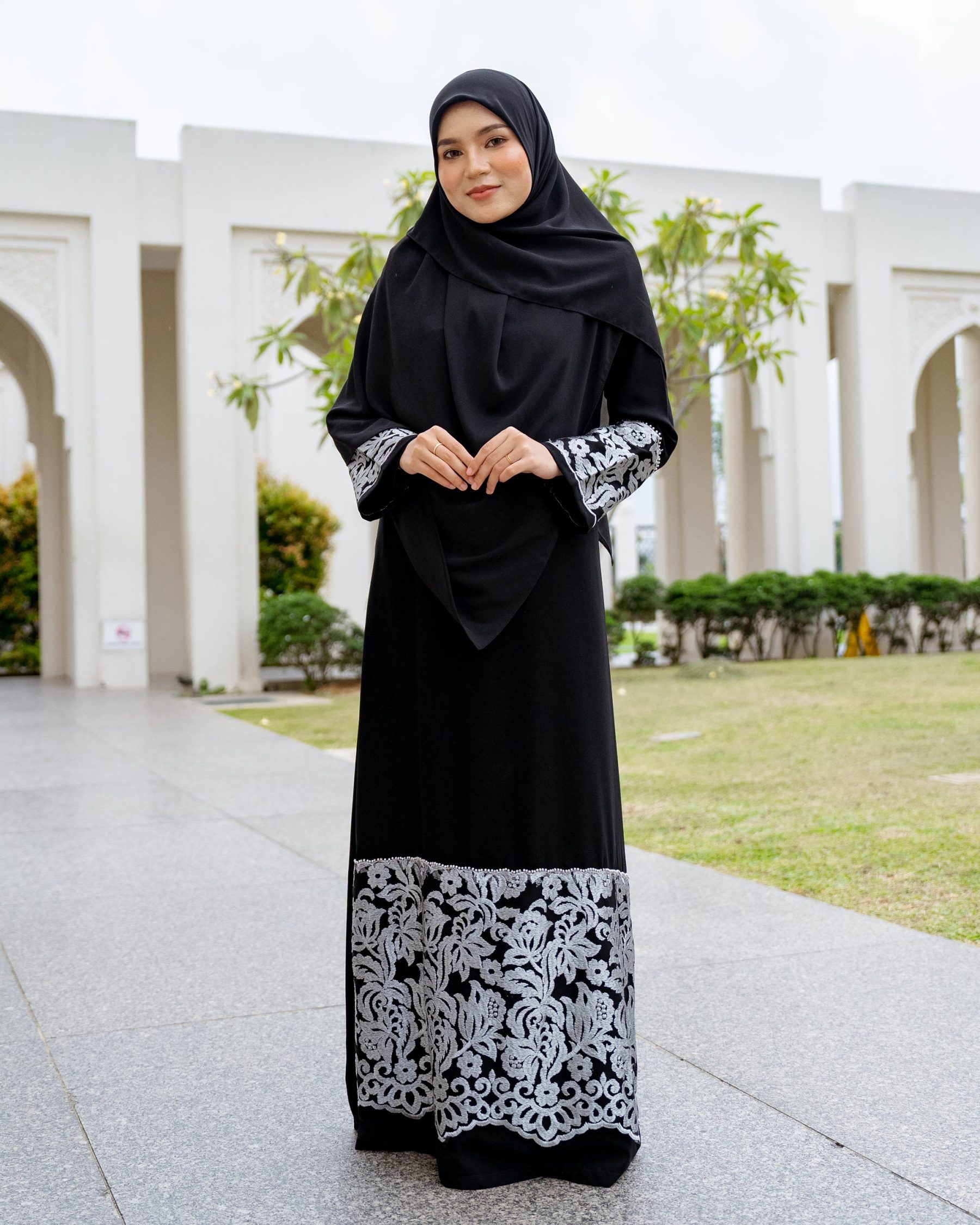Abaya Lace Rifaya - Silver Black