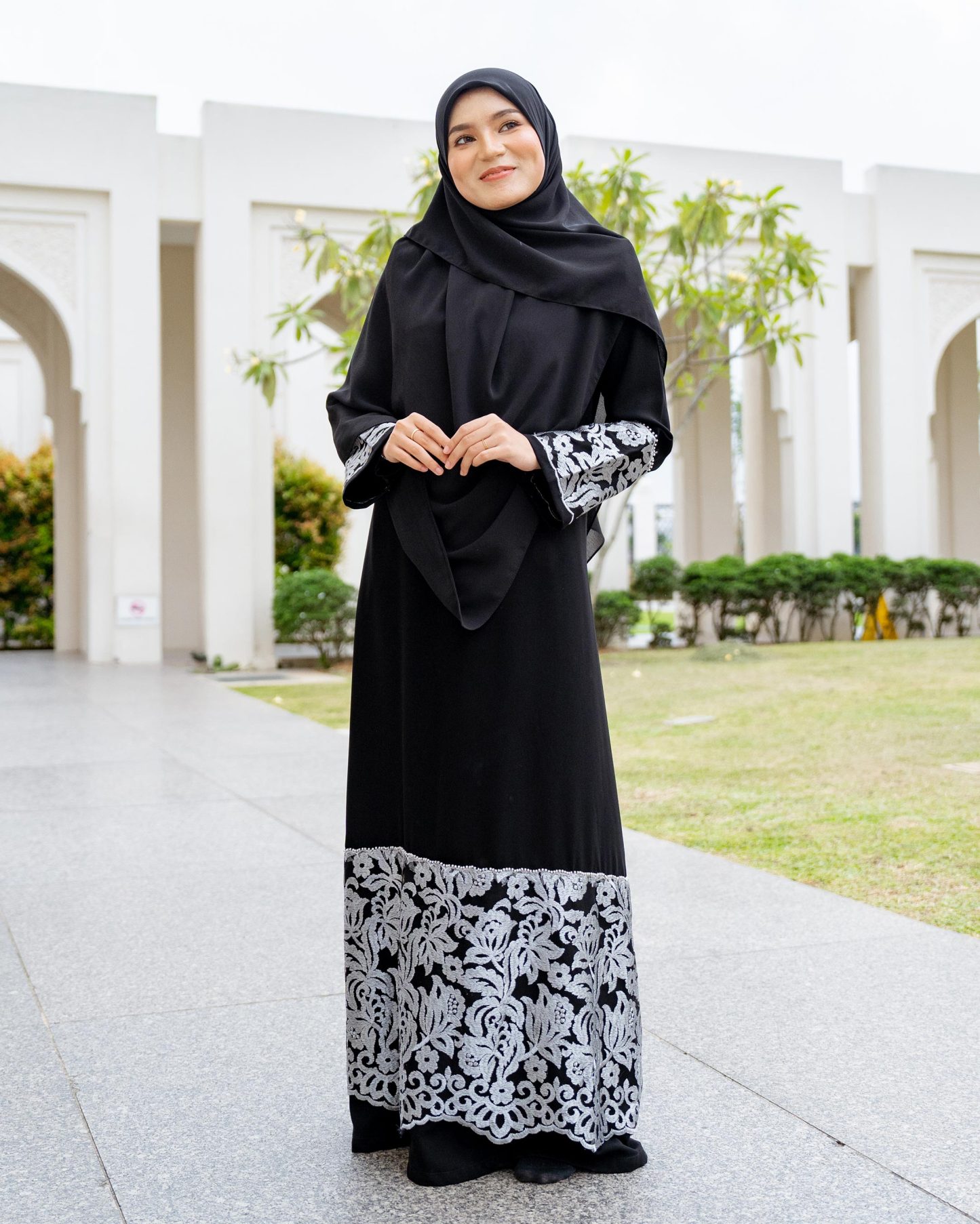 Abaya Lace Rifaya - Silver Black