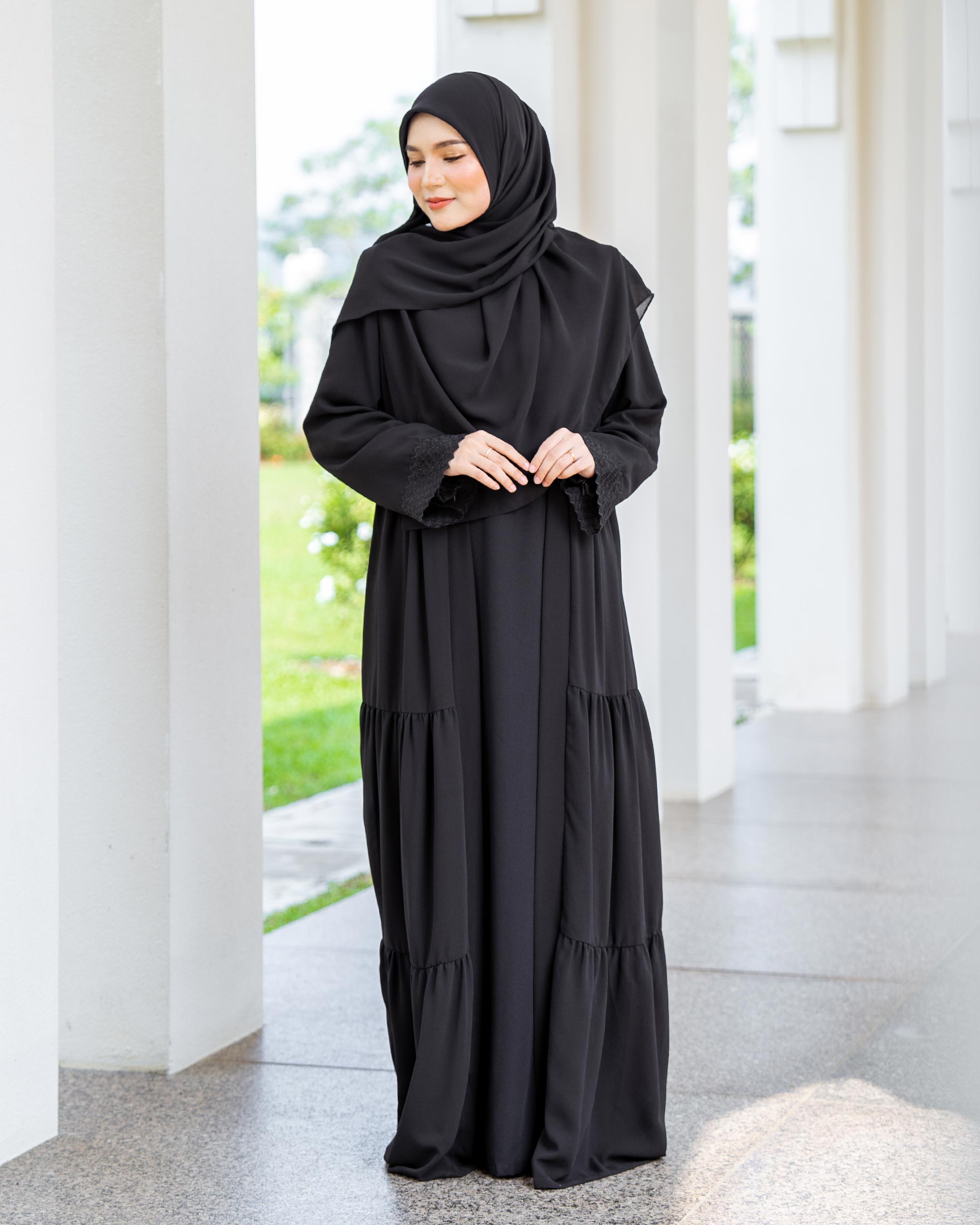 Dress Cardi Ruffle Rumaisa - Matte Black
