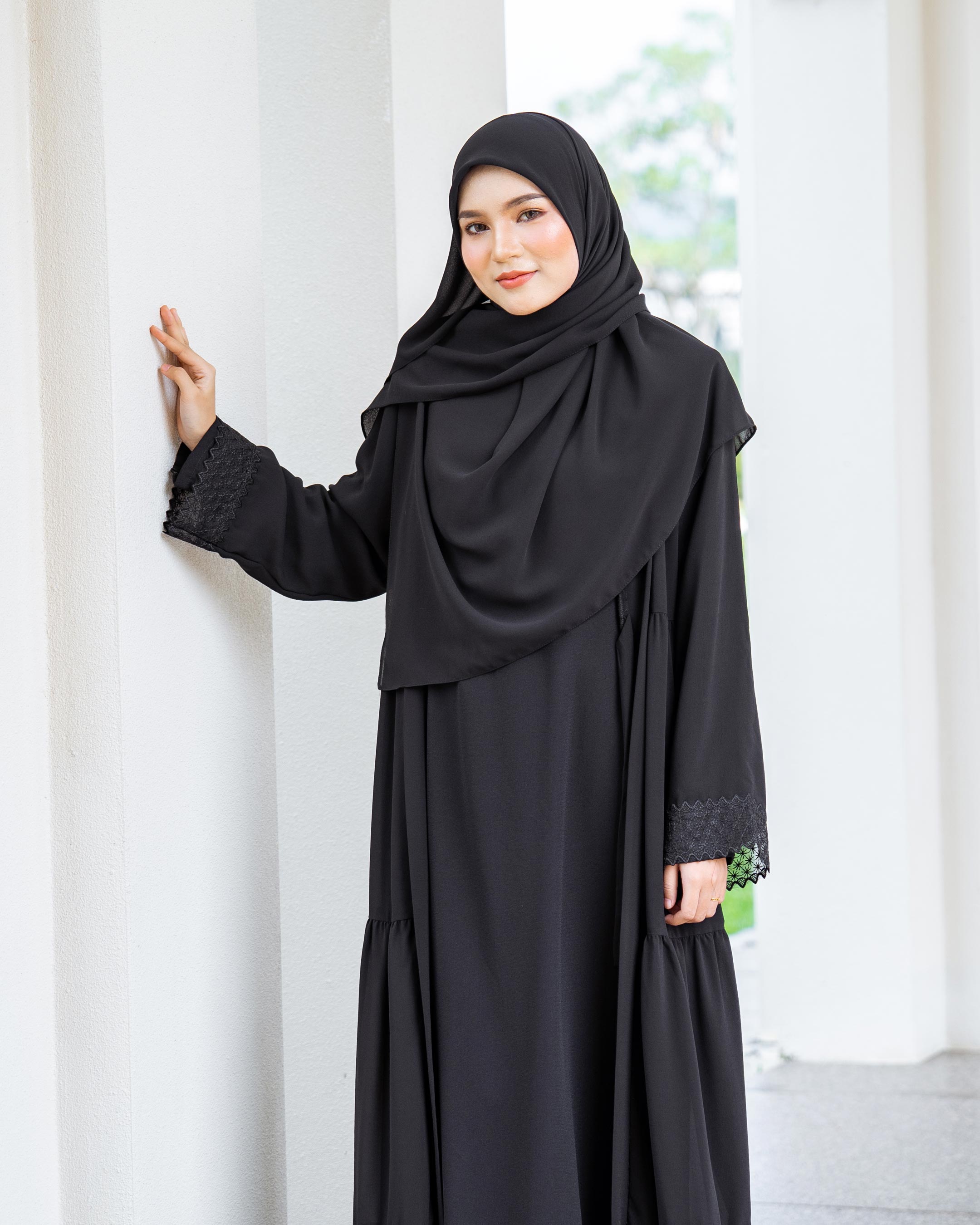 Dress Cardi Ruffle Rumaisa - Matte Black