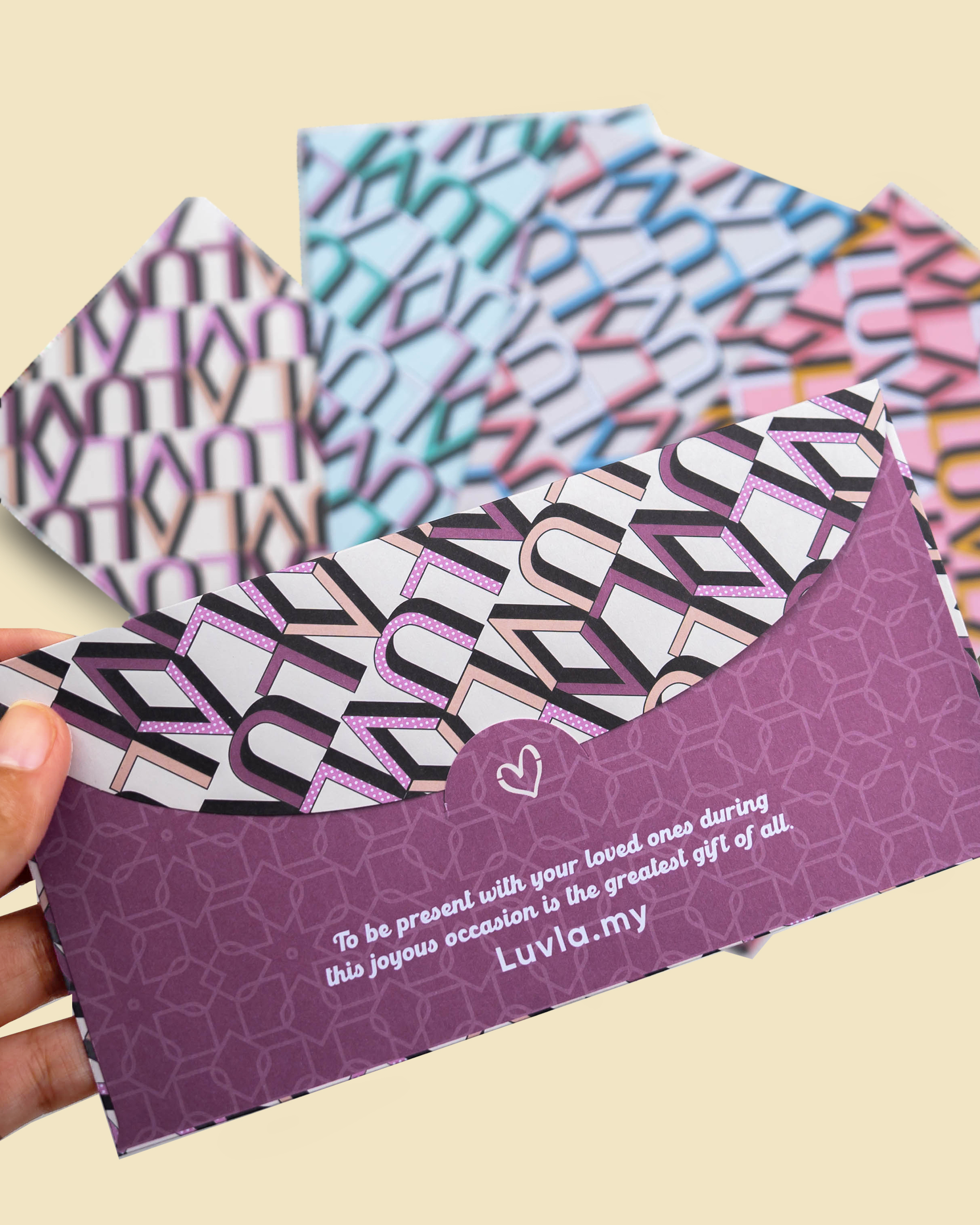 Sampul Raya Luvla